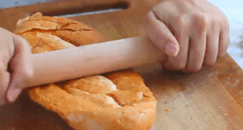Cán dẹp bánh mì