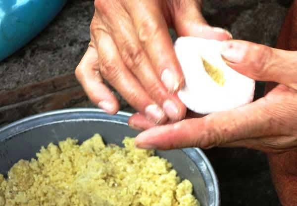 cách làm bánh rán mật bằng bột nếp